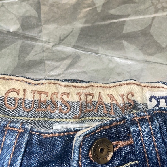GUESS LITTLE GIRLS JEANS WITH CUTEST BACK POCKETS…ELASTIC ADJUSTABLE WAISTLINE - Picture 13 of 13